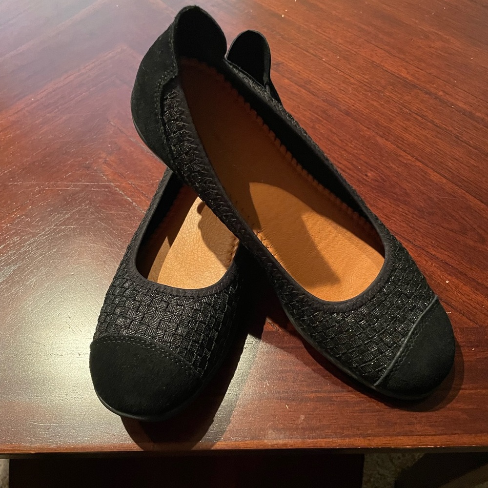 Bernie Mev flats